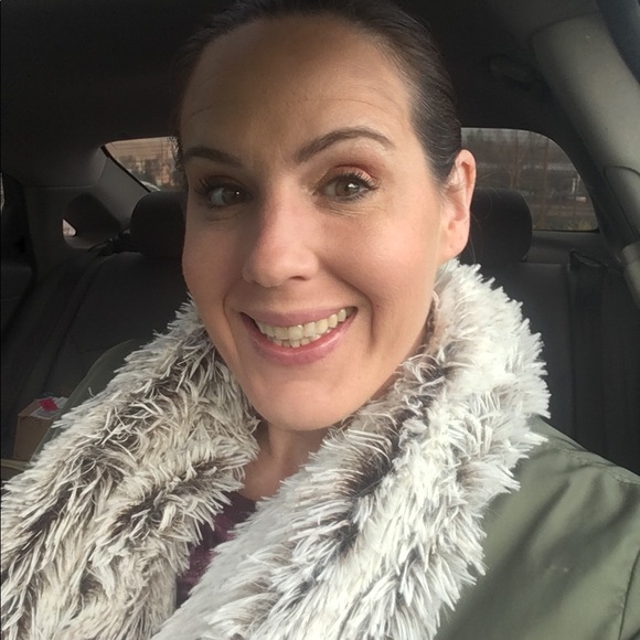 Meet your Posher, Annie - Picture 2 of 2